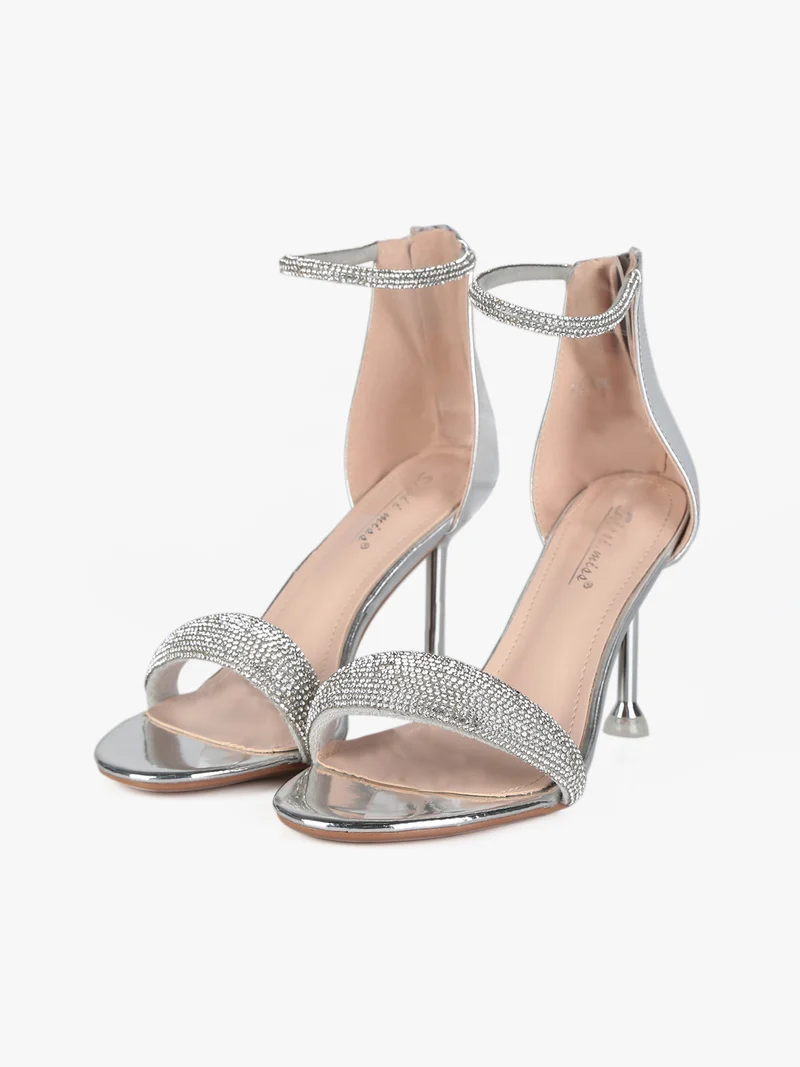 Sandali con strass e tacco a spillo - argento