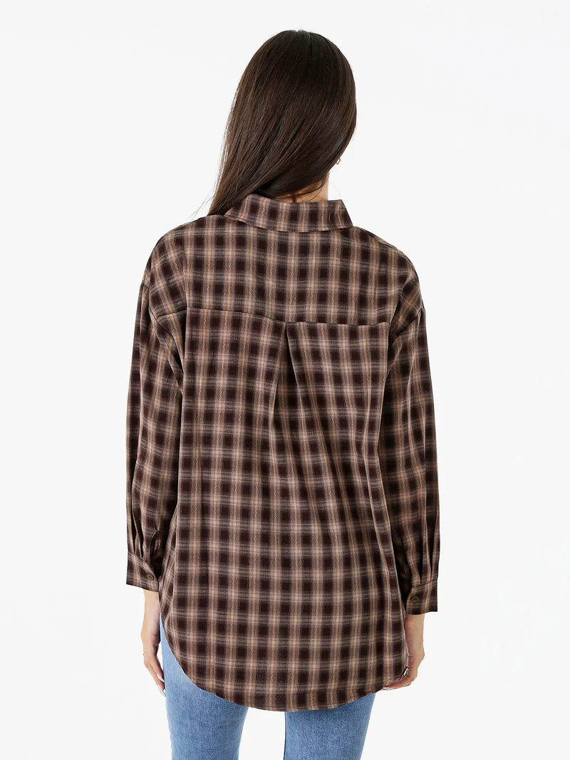 Camicia donna a maniche lunghe con stampa a quadri e taschino - marrone