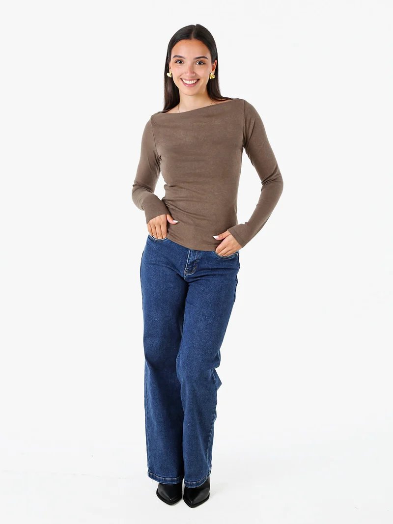 Maglia donna a maniche lunghe con scollo a barchetta - marrone