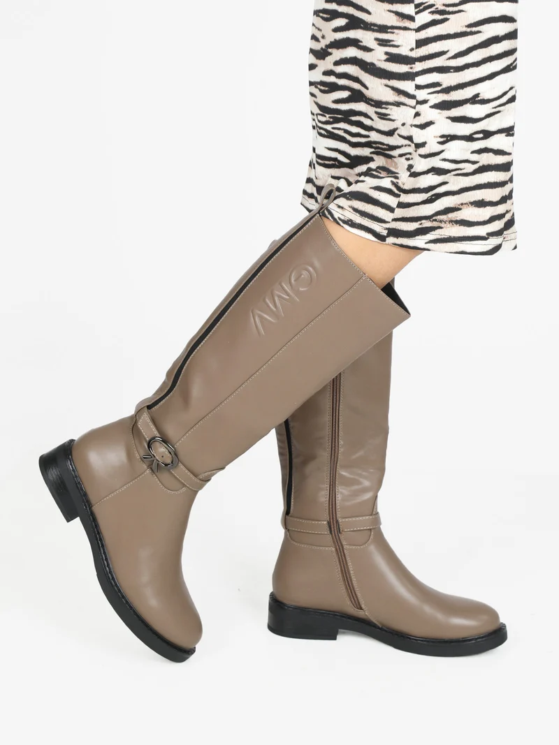 Stivali alti da donna con cinturino - taupe