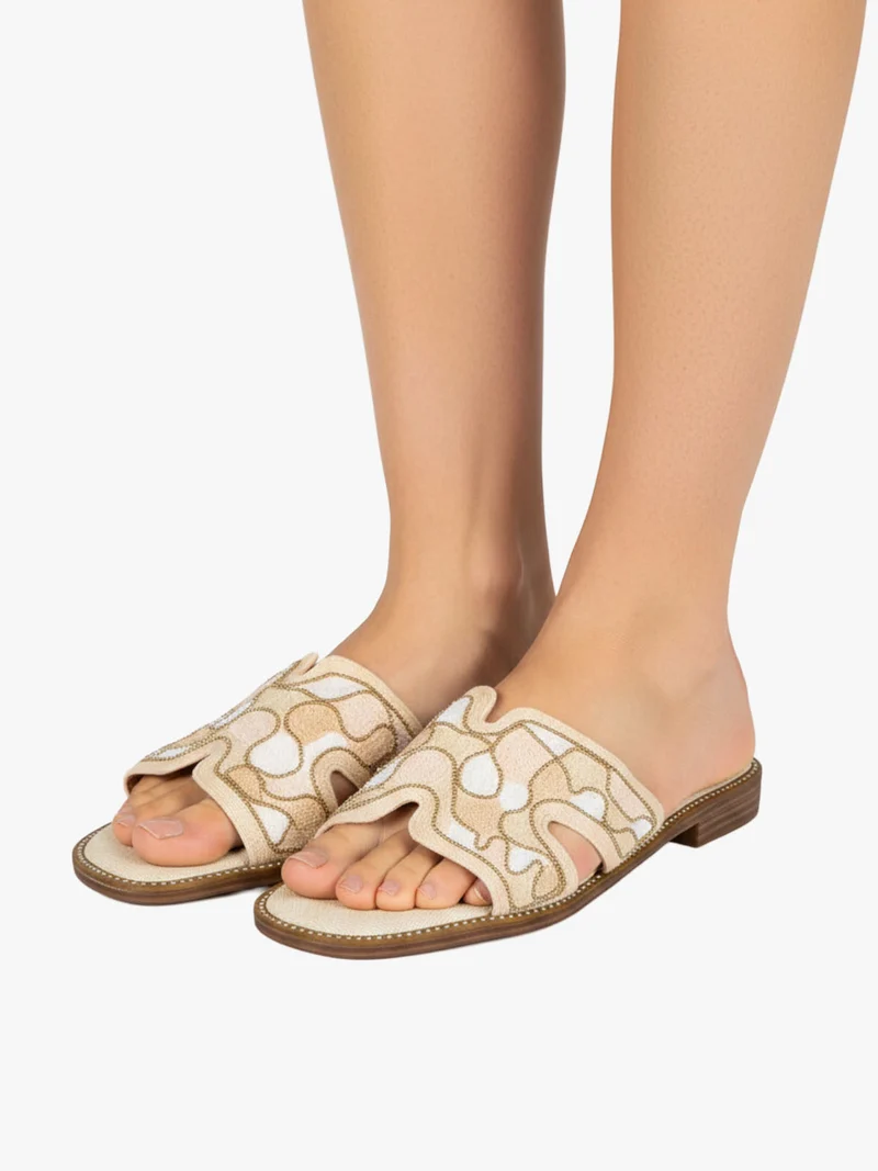 Ciabatte basse da donna con fascia in tessuto - beige