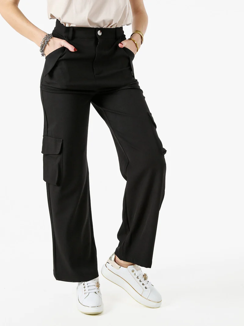 Pantaloni donna a palazzo con tasconi laterali - nero