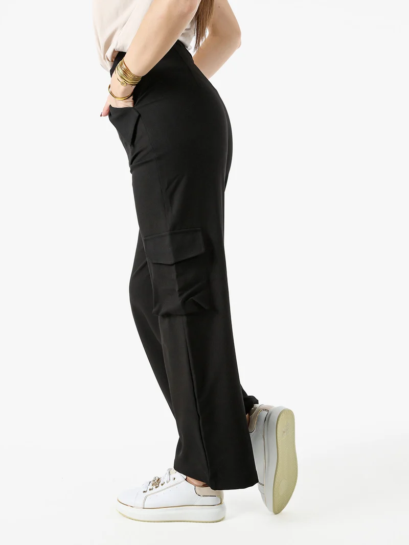 Pantaloni donna a palazzo con tasconi laterali - nero