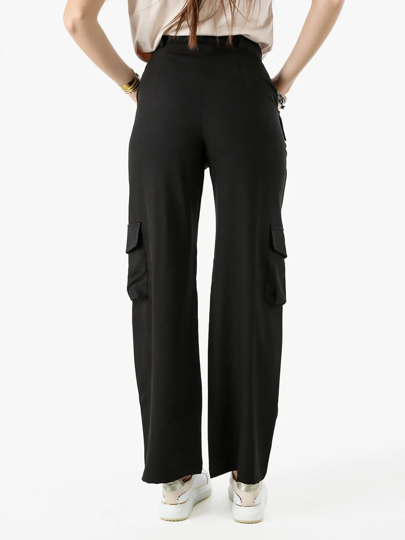 Pantaloni donna a palazzo con tasconi laterali - nero