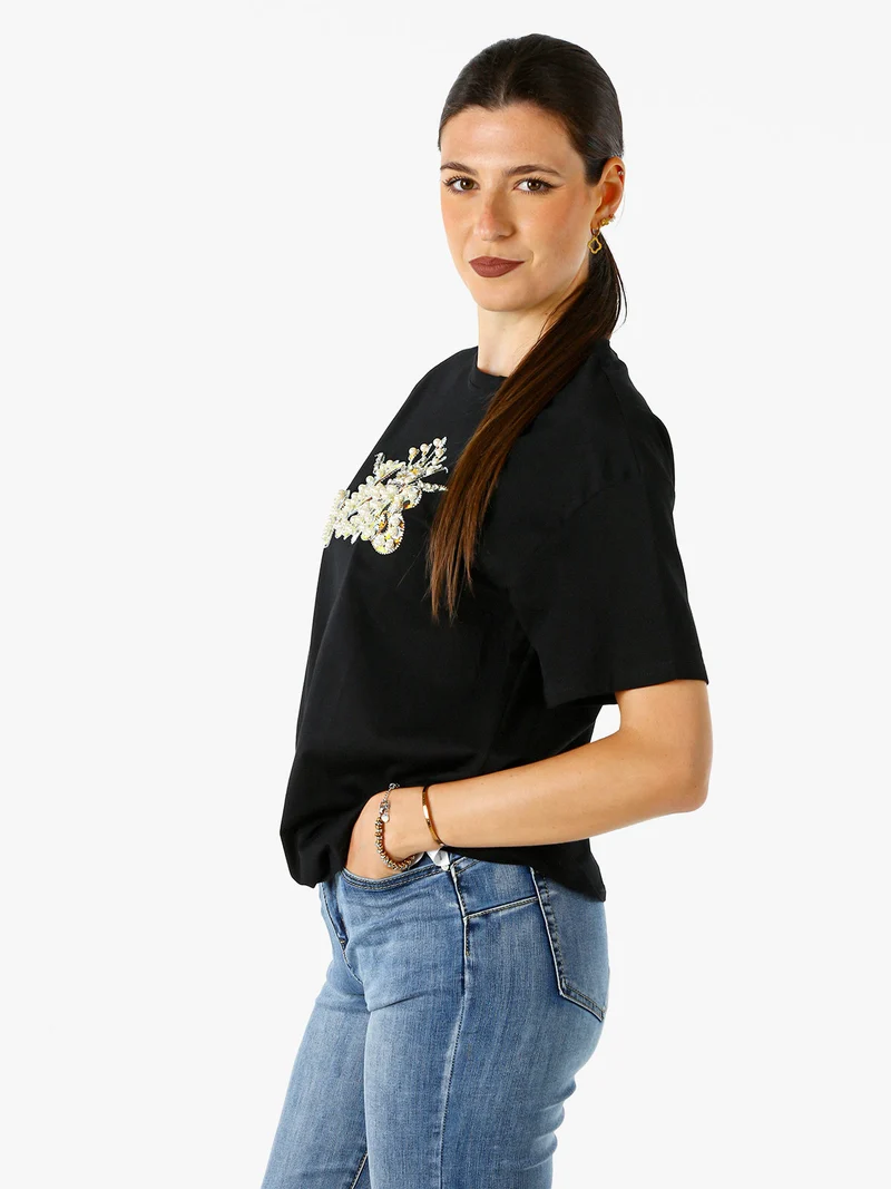T-shirt donna oversize in cotone con dettagli di perle e strass - nero