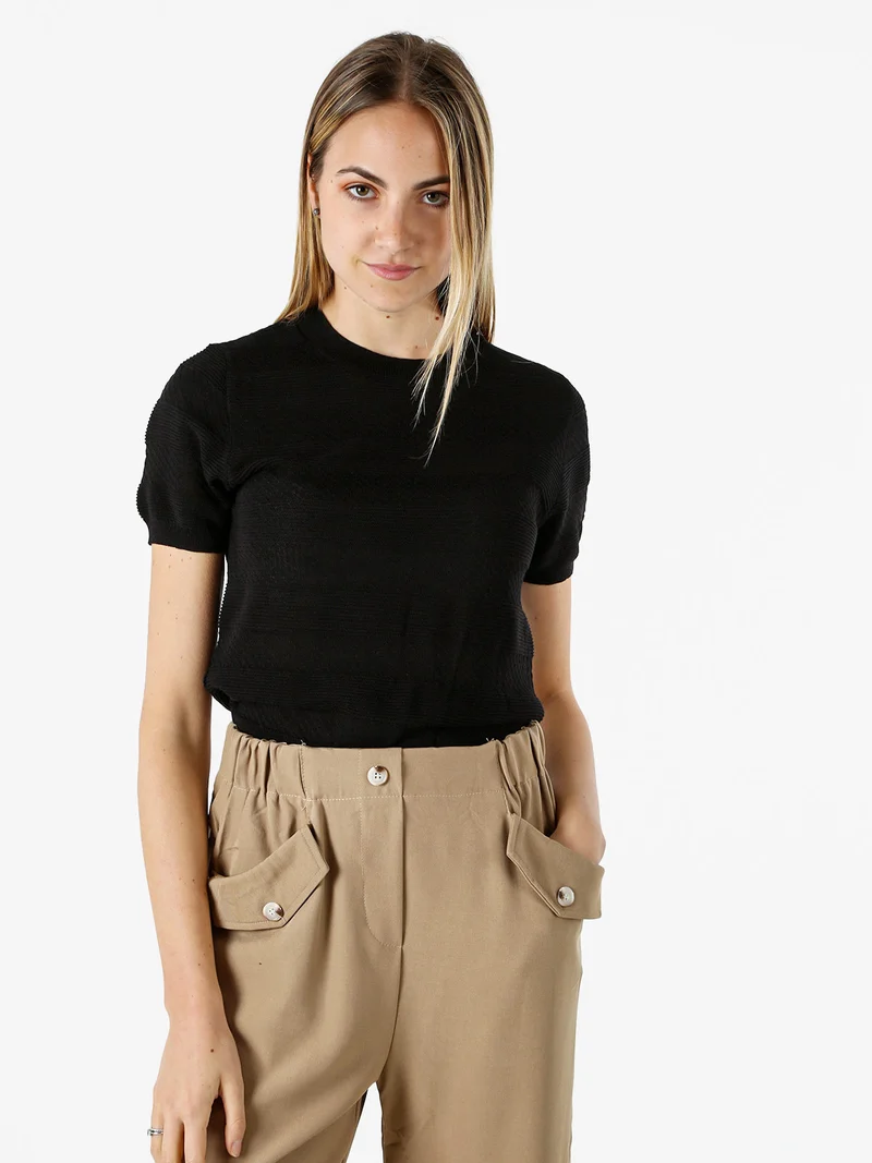 Maglia girocollo da donna a maniche corte - nero