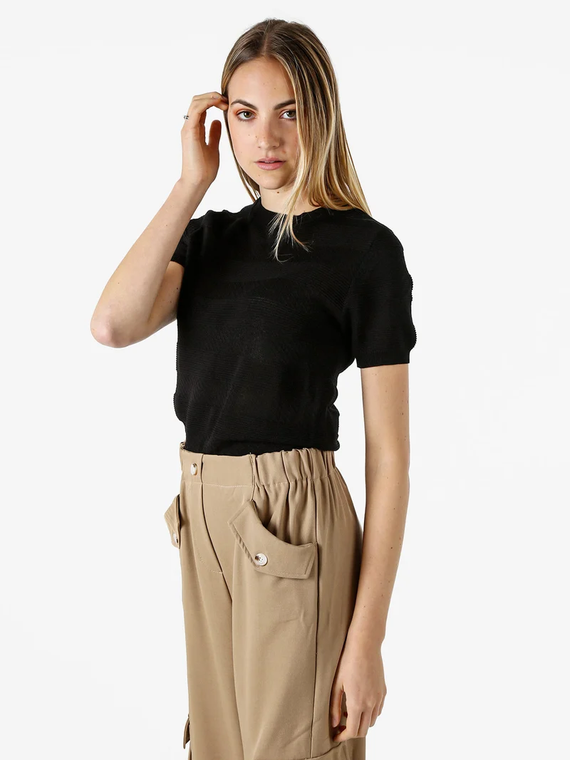 Maglia girocollo da donna a maniche corte - nero