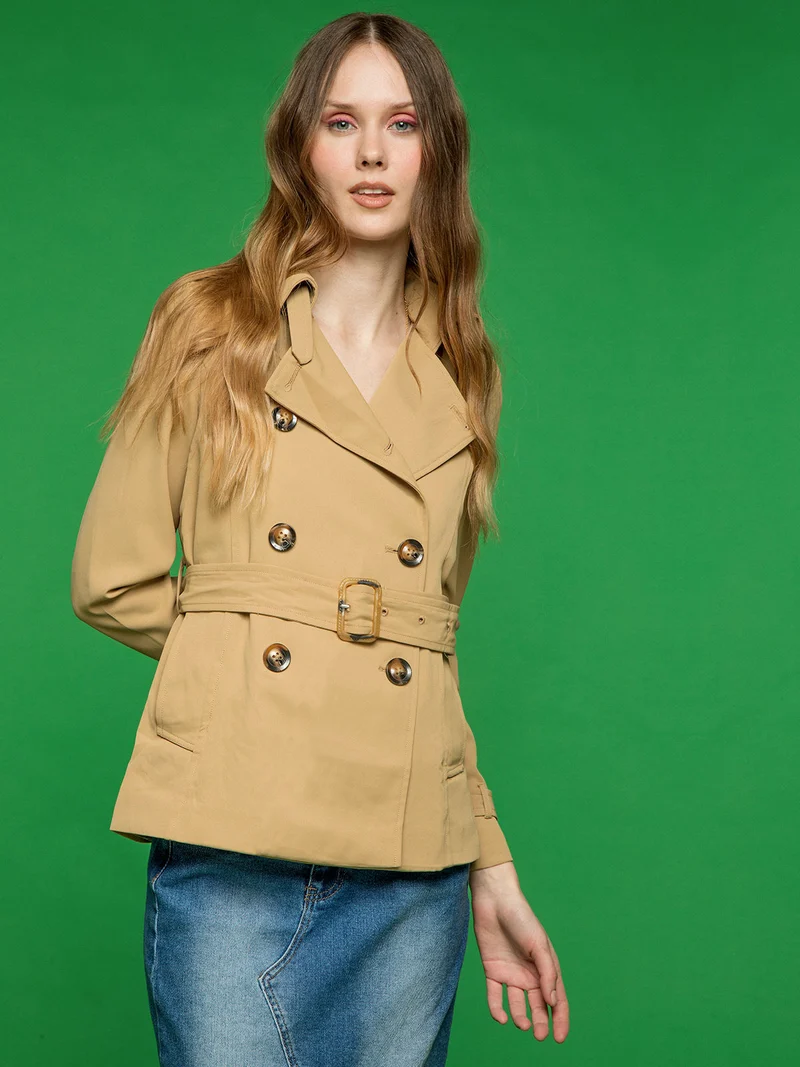 Trench corto da donna a doppiopetto - khaki