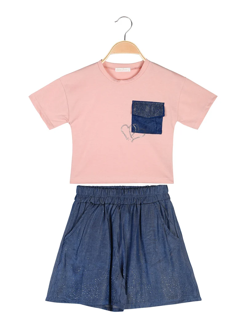 Completo 2 pezzi corto da bambina con t-shirt cropped e shorts con micro borchie - cipria