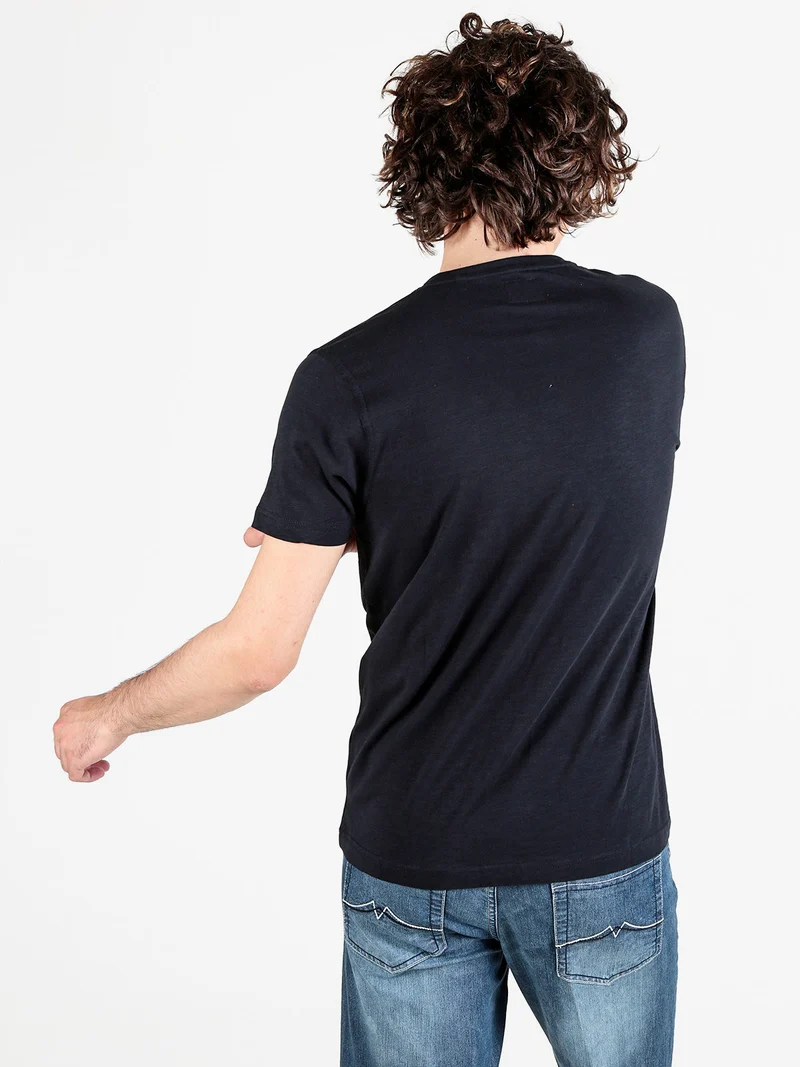 T-shirt uomo con taschino sul petto e bottoncini sullo scollo - blu scuro