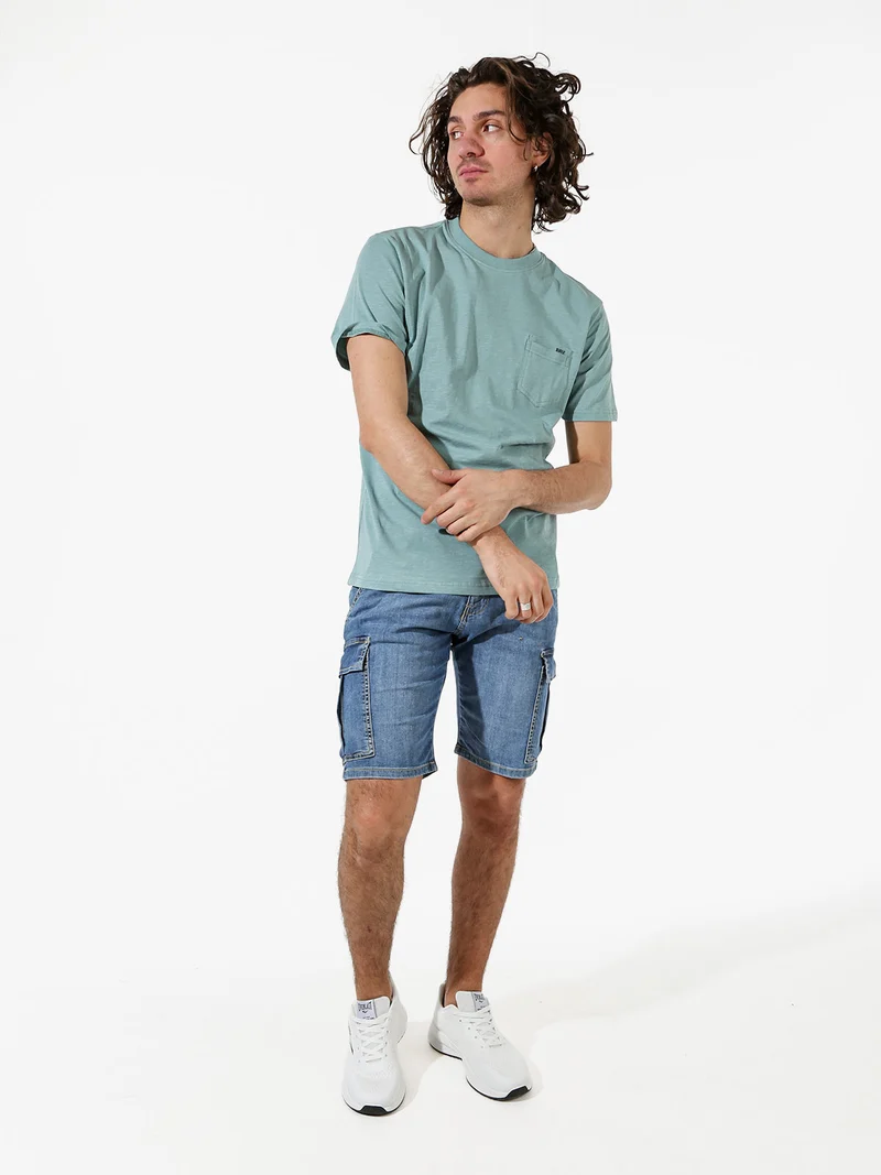T-shirt da uomo in cotone con taschino - acqua marina