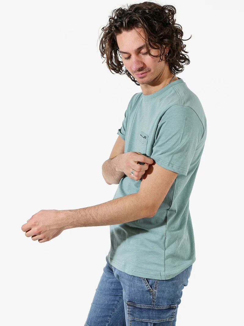 T-shirt da uomo in cotone con taschino - acqua marina
