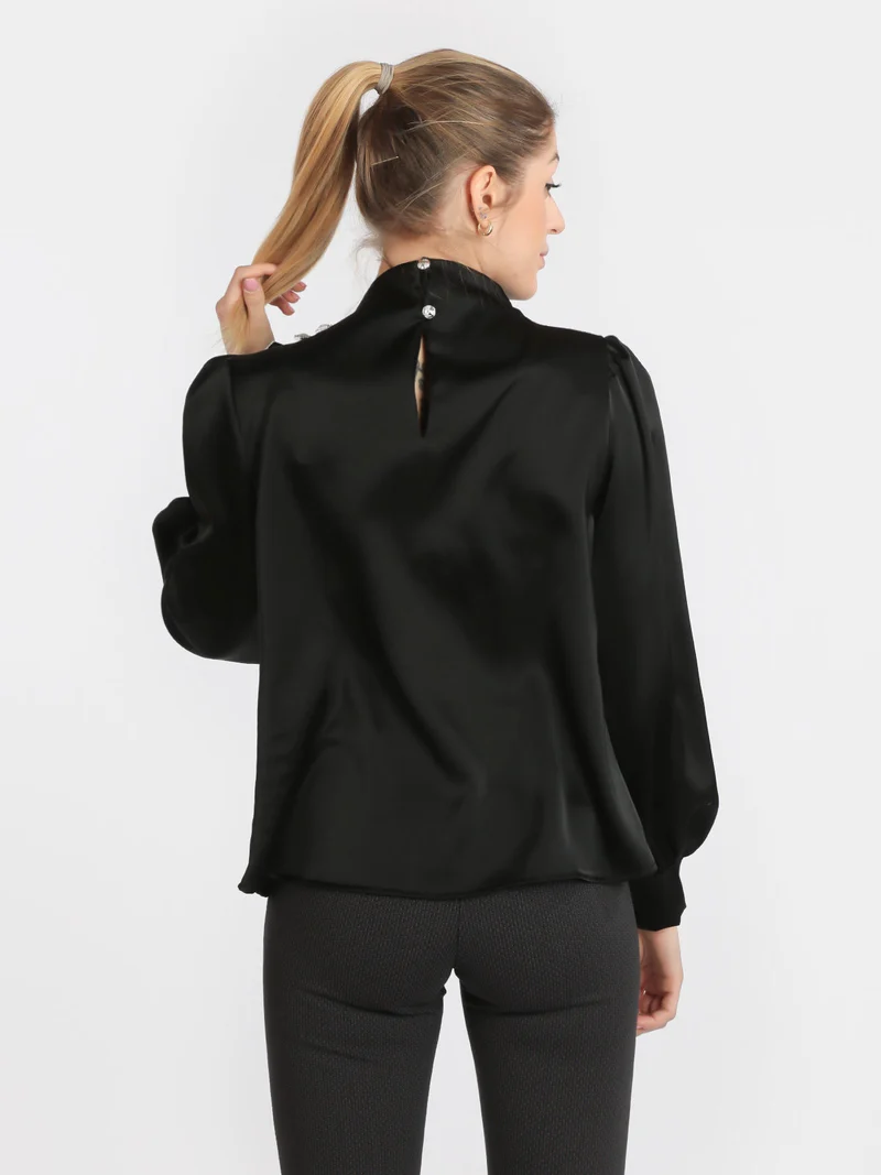 Blusa donna in raso con bottoni gioiello - nero