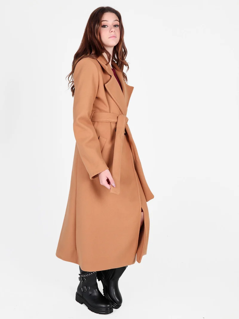 Cappotto lungo da donna con chiusura doppiopetto - cammello