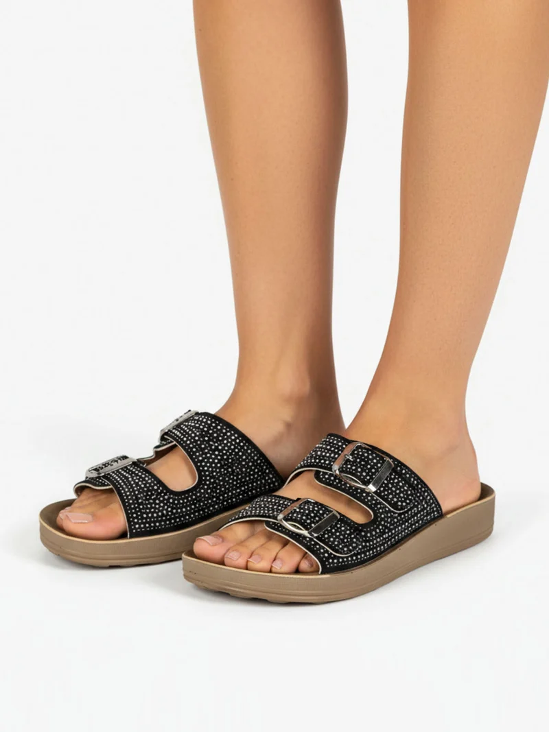 Ciabatte da donna con doppie fibbie e micro borchie - nero