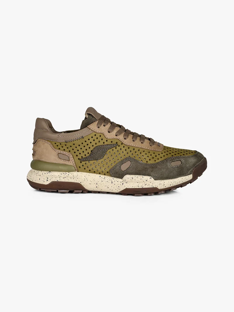 Sneakers da uomo in pelle traforata - verde