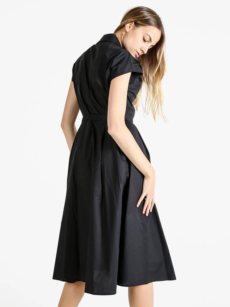 Abito a camicia da donna in cotone con maniche corte - nero