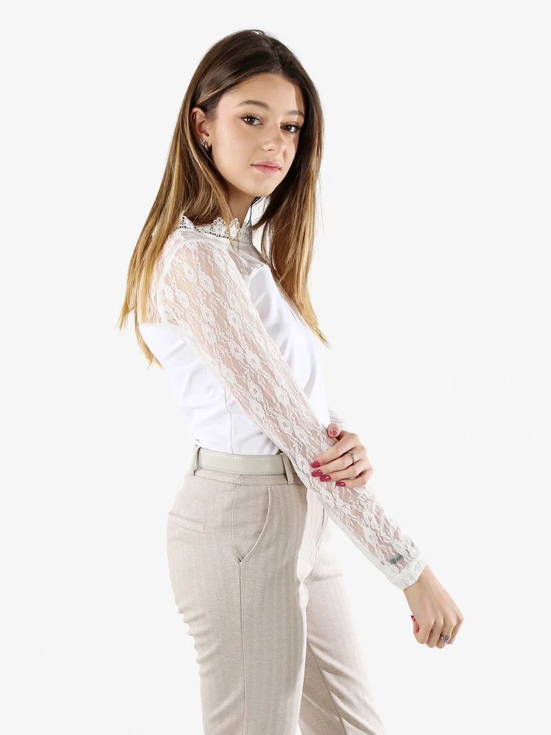 Top donna con scollo e maniche lunghe in pizzo - bianco