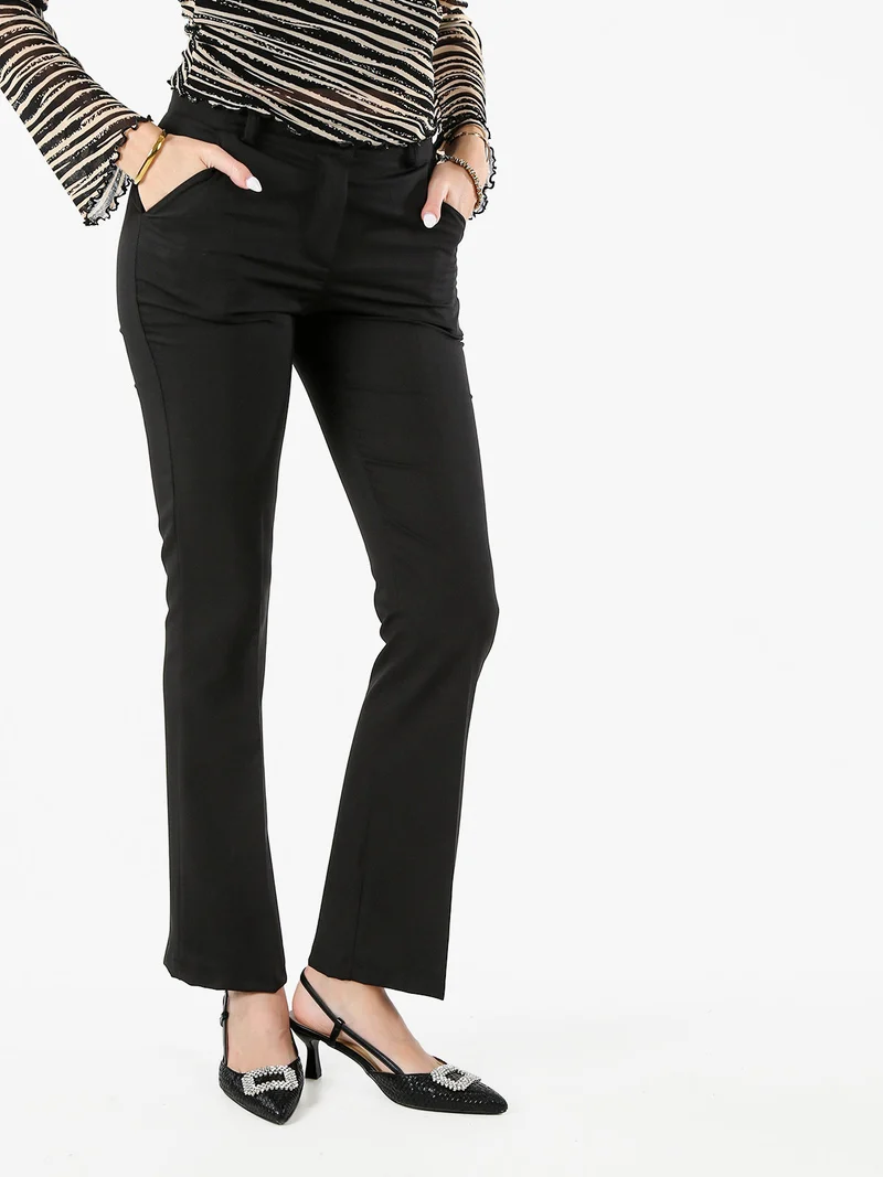 Pantaloni eleganti da donna a zampa - nero