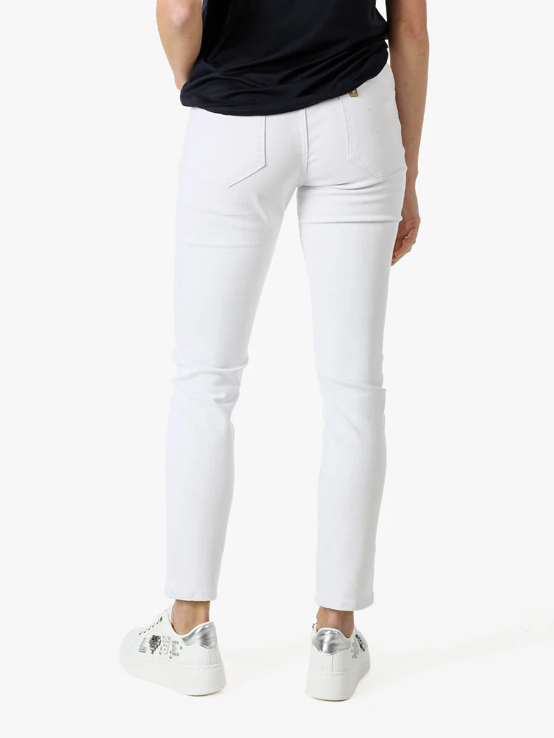 Pantaloni jeans push-up da donna - bianco