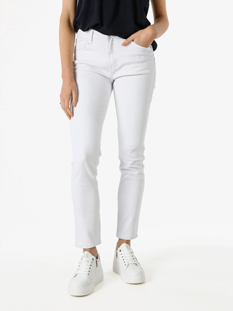 Pantaloni jeans push-up da donna - bianco