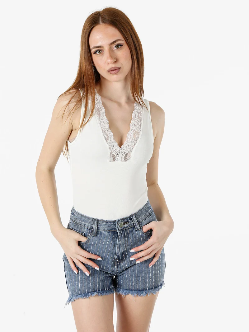 Top donna con scollo a V e pizzo - bianco