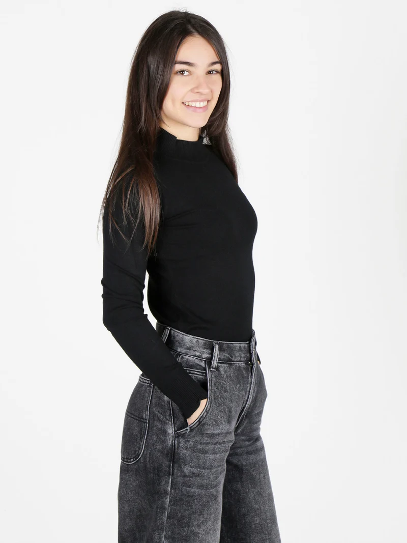 Pullover donna in maglia con collo a lupetto - nero