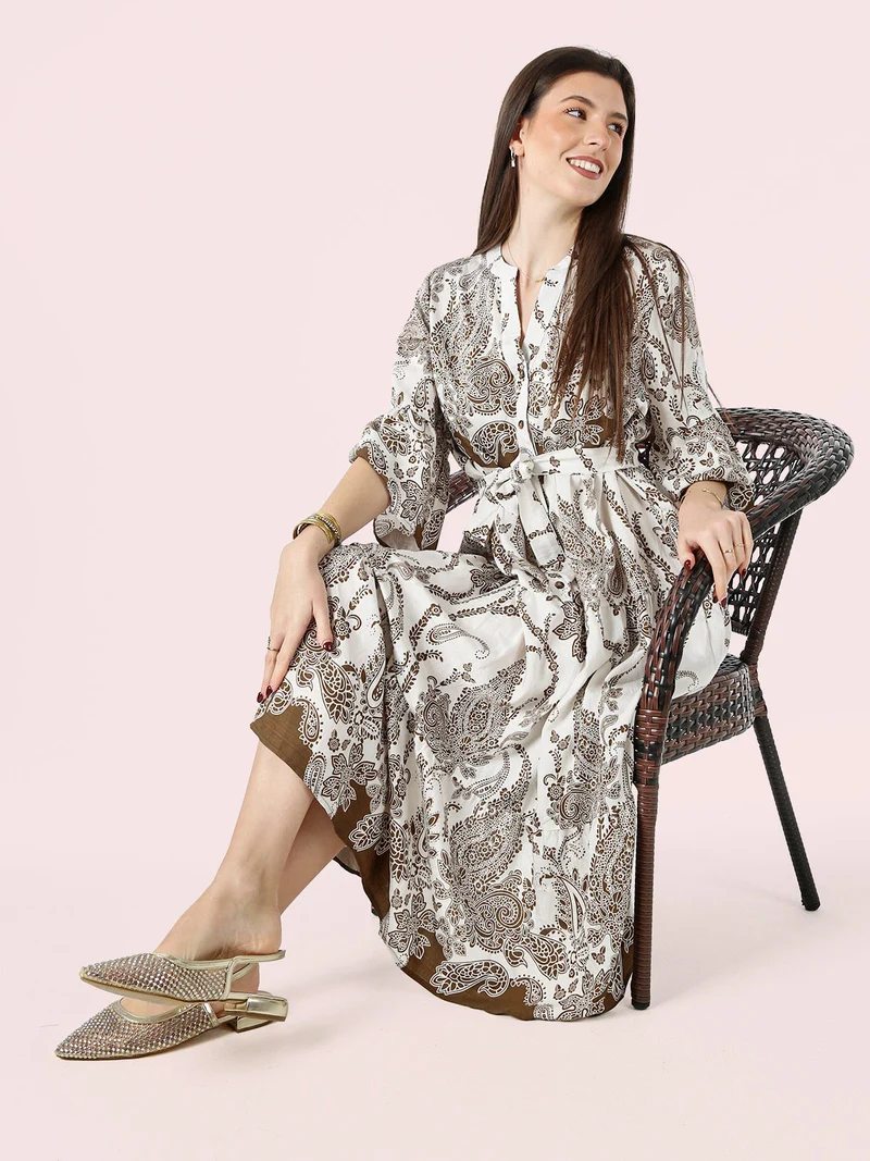 Abito lungo da donna con stampe e maniche corte a campana - marrone