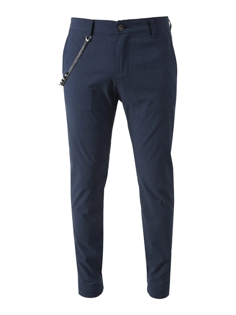 Pantaloni casual da uomo leggeri con stampa texture e dettaglio a catena - blu scuro