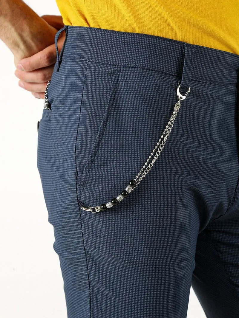 Pantaloni casual da uomo leggeri con stampa texture e dettaglio a catena - blu scuro