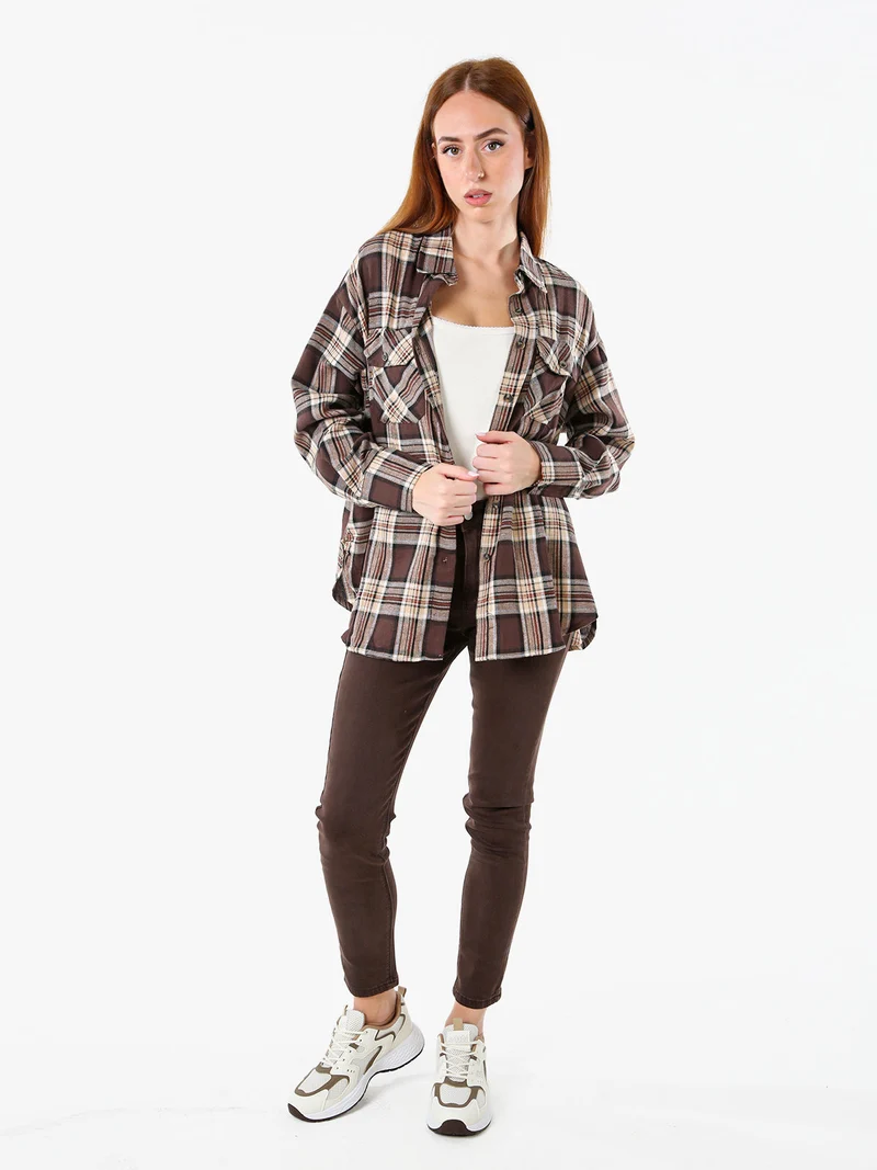 Camicia da donna a maniche lunghe con stampa a quadri - marrone