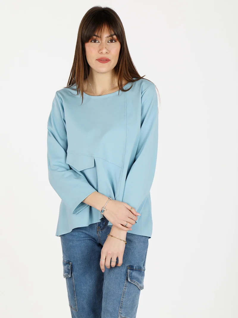 T-shirt donna oversize con taschino - azzurro