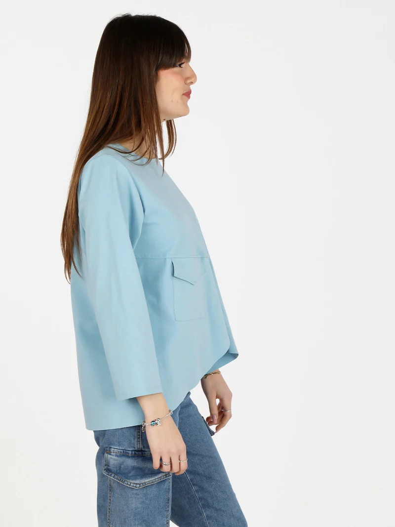 T-shirt donna oversize con taschino - azzurro