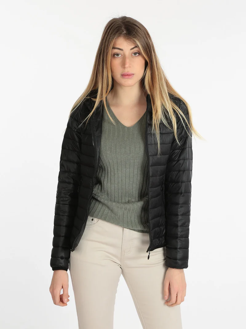 Piumino donna leggero con cappuccio - nero