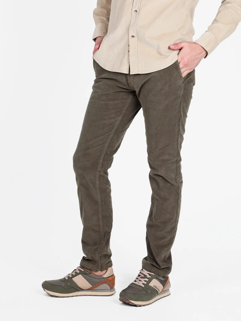 Pantaloni da uomo in velluto slim fit - militare