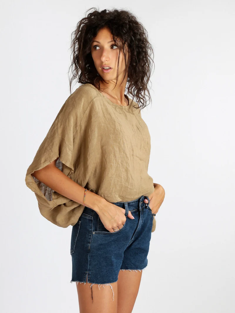 Blusa donna in lino con maniche a pipistrello - cammello