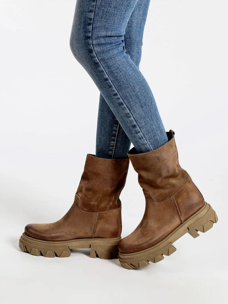 Stivaletti chelsea in pelle scamosciato da donna - taupe