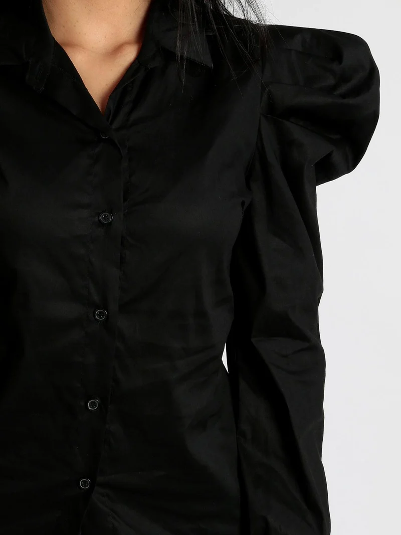 Camicia classica con maniche a sbuffo - nero