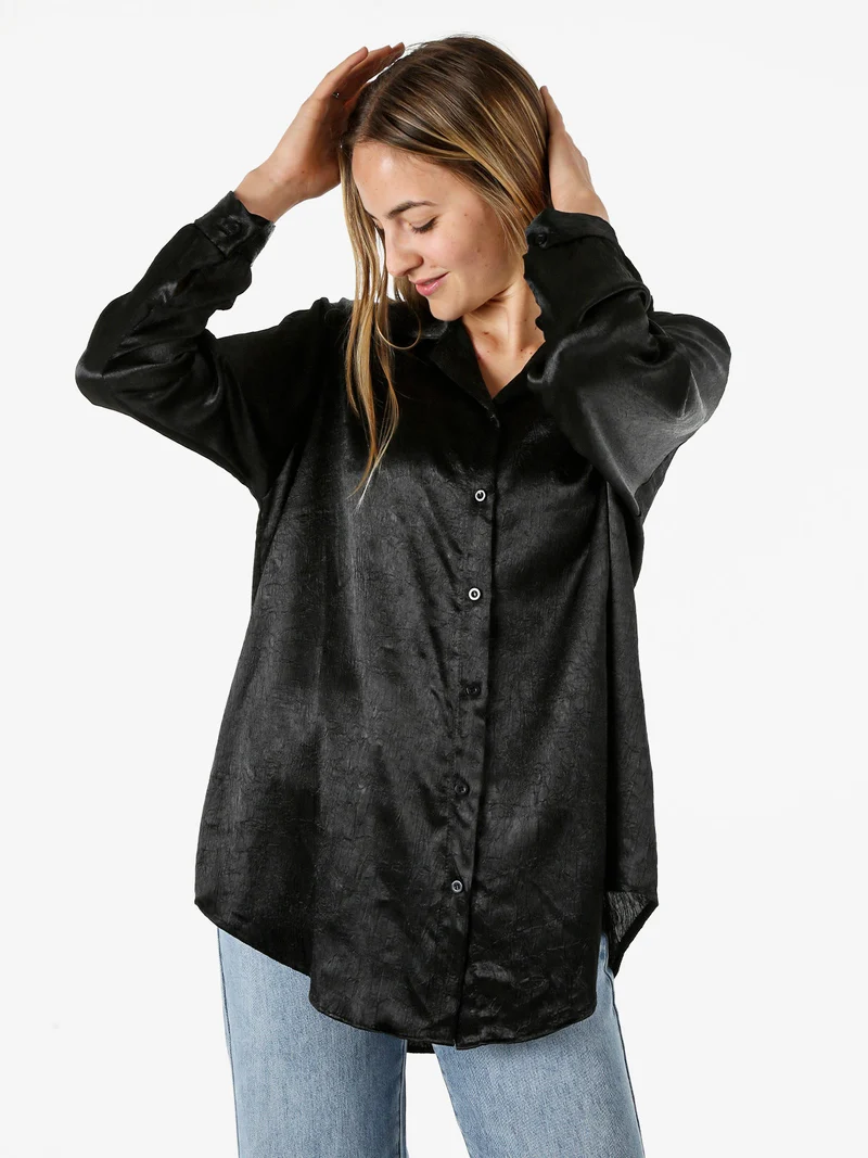 Camicia da donna a maniche lunghe effetto crépe - nero