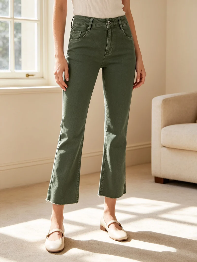 Jeans donna cropped con finale taglio laser - pistacchio
