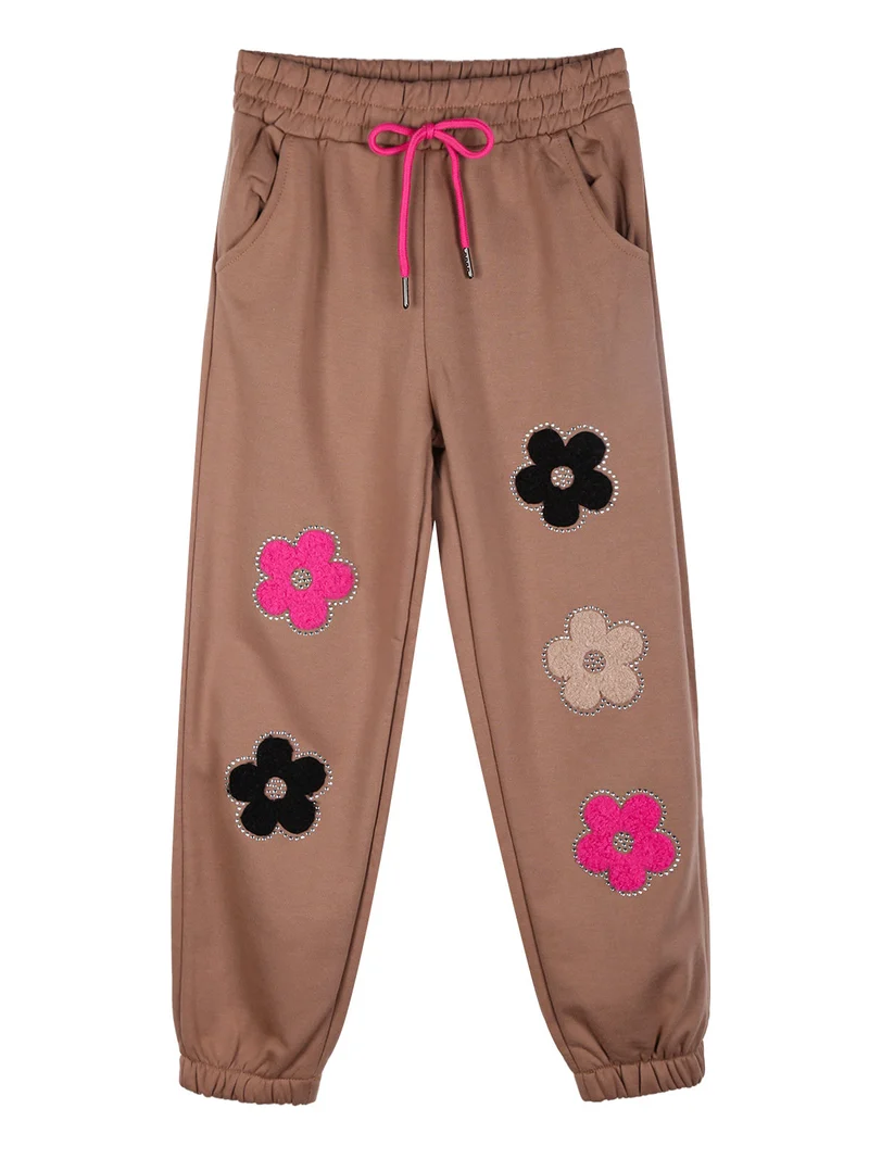 Pantaloni tuta da bambina con fiori di peluche e strass - marrone