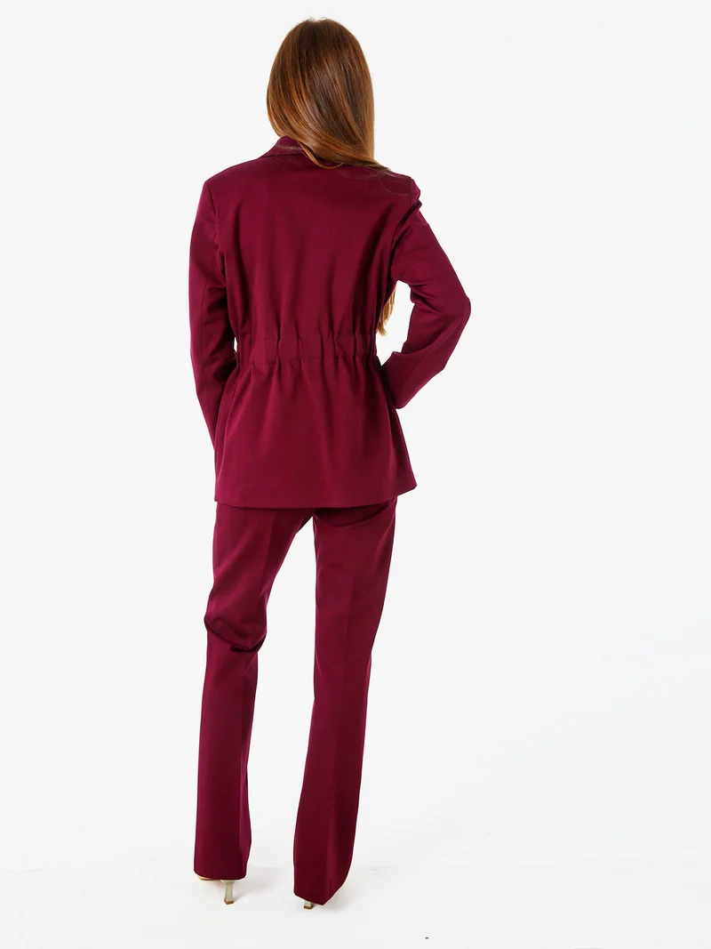 Completo elegante da donna con blazer e pantaloni con finale a zampa - bordeaux