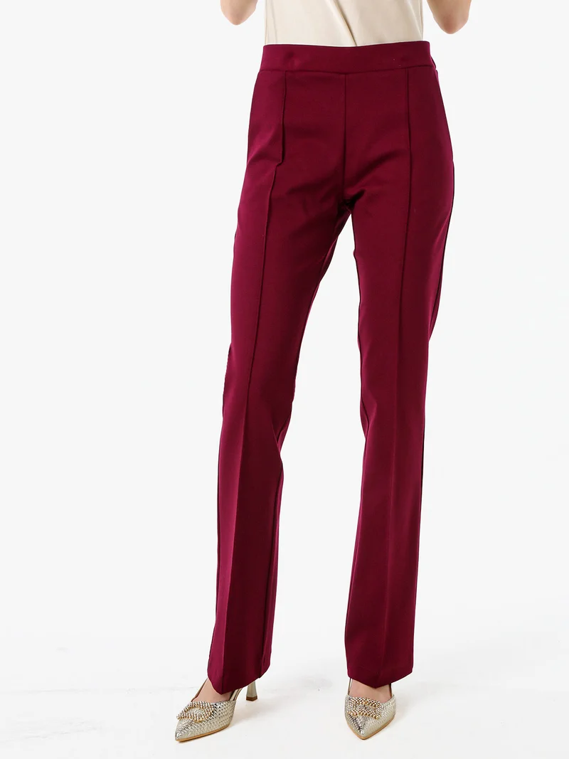 Completo elegante da donna con blazer e pantaloni con finale a zampa - bordeaux