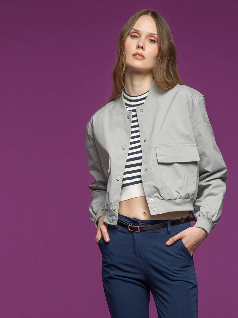 Giacca bomber cropped da donna - grigio