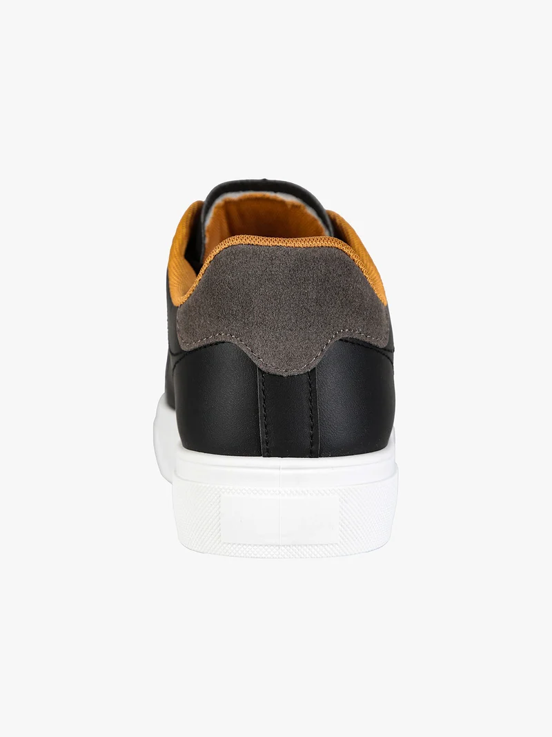 Sneakers stringate da uomo - nero