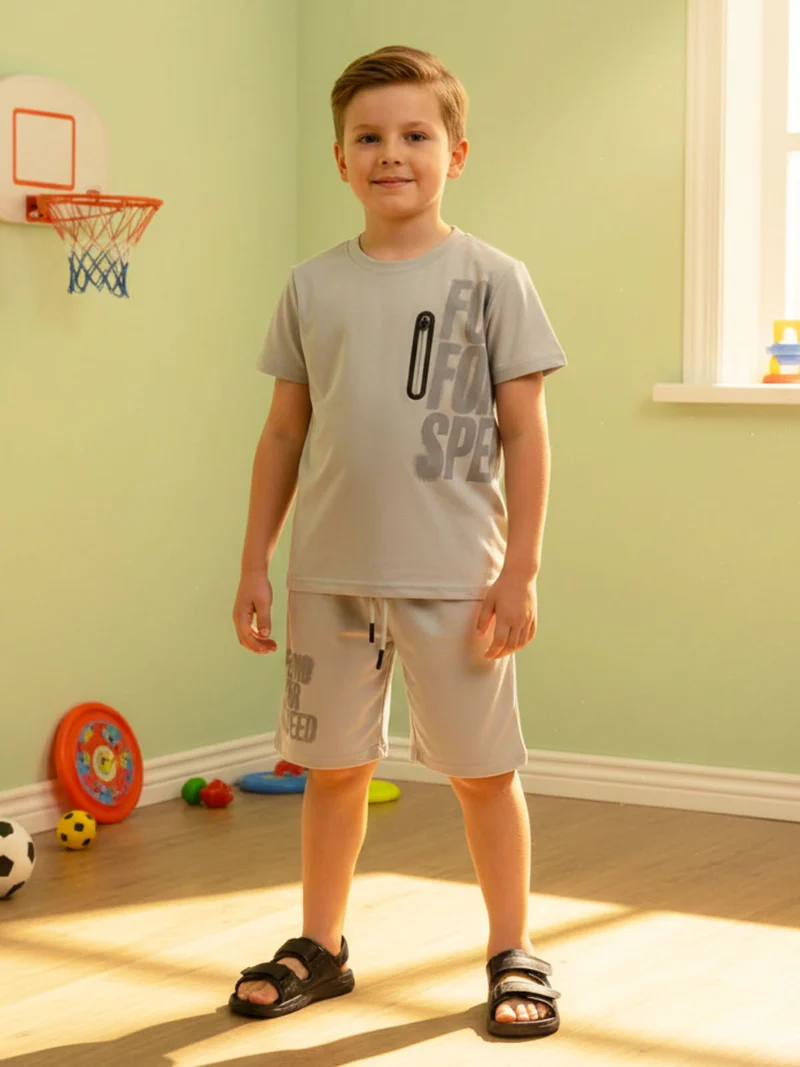 Completo corto da ragazzo con t-shirt e bermuda - pistacchio