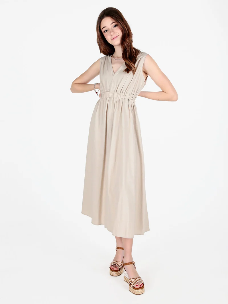Abito lungo da donna smanicato in misto lino - beige