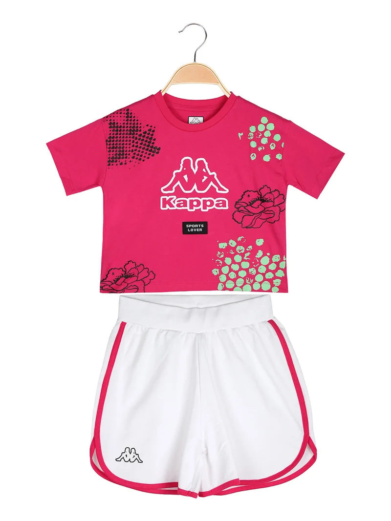 Completo corto da bambina con t-shirt cropped e shorts - fucsia