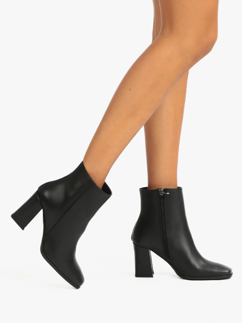 Tronchetti in pelle donna con tacco - nero