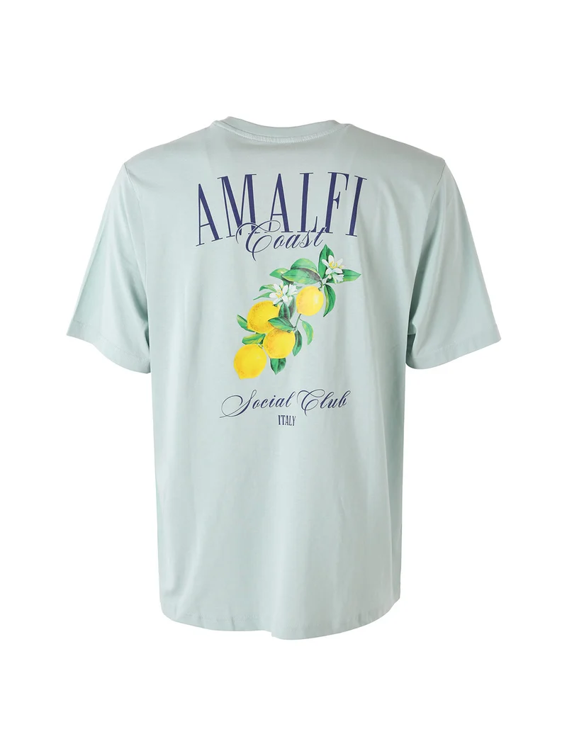 T-shirt in cotone da uomo con stampa AMALFI davanti e dietro - acqua marina